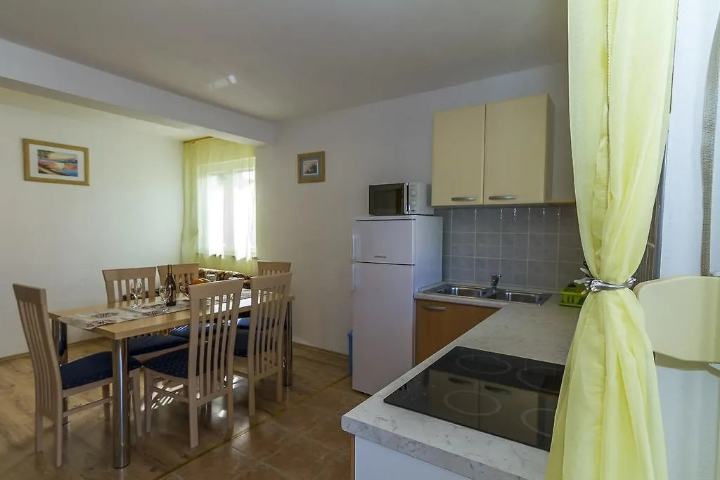 Apartments Ivica Palit