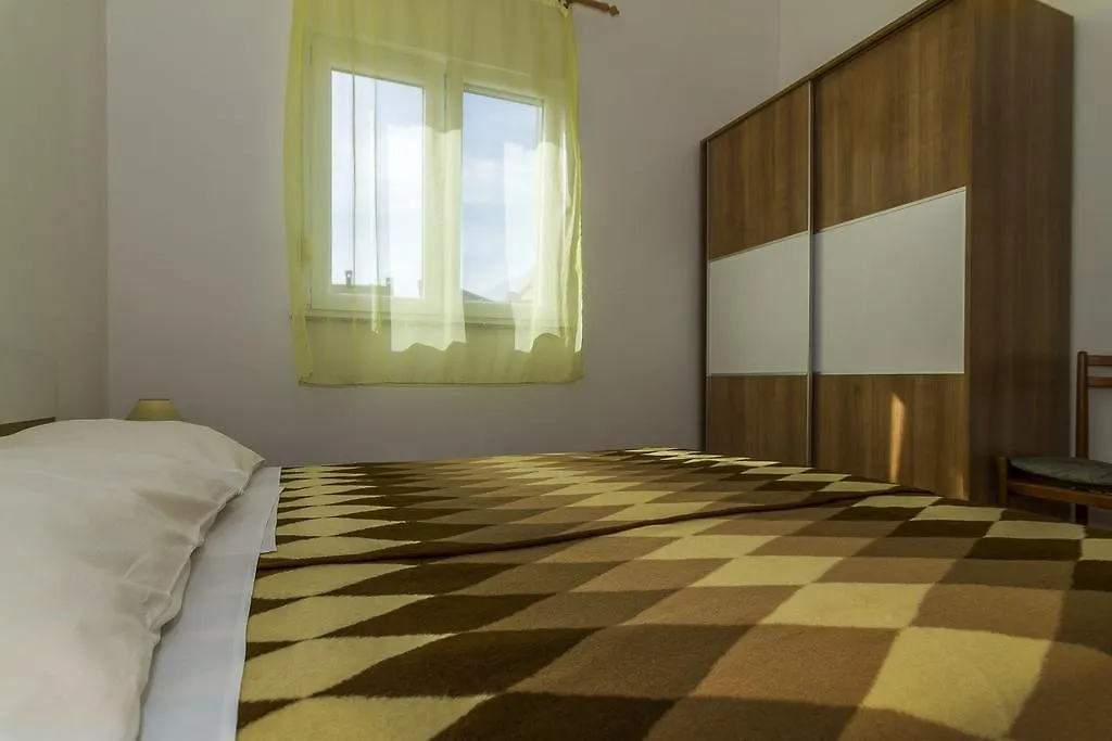 Apartments Ivica Palit 0*,  Croatia