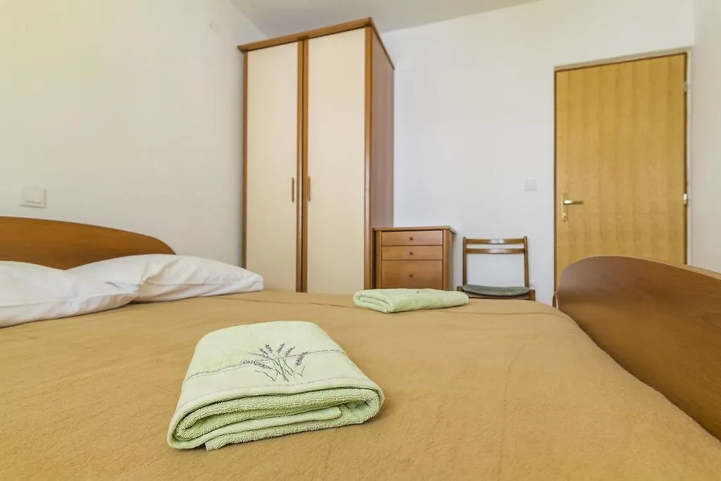 Apartments Ivica Palit